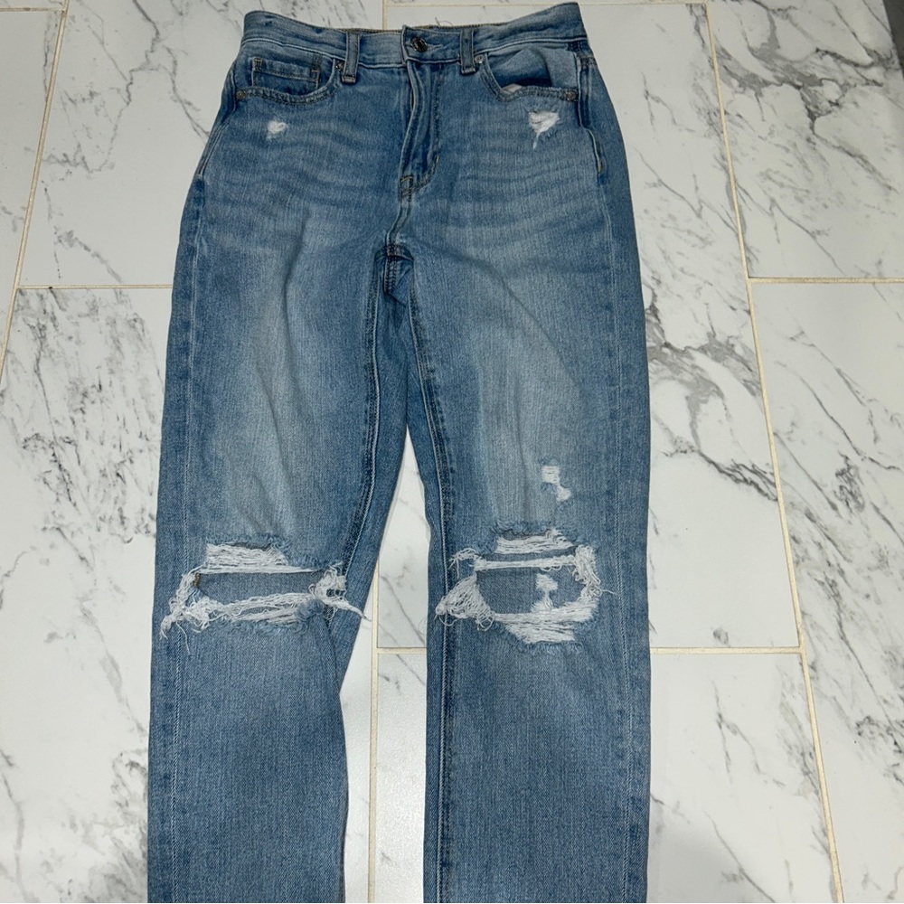 American Eagle Mom Jeans Size: 000